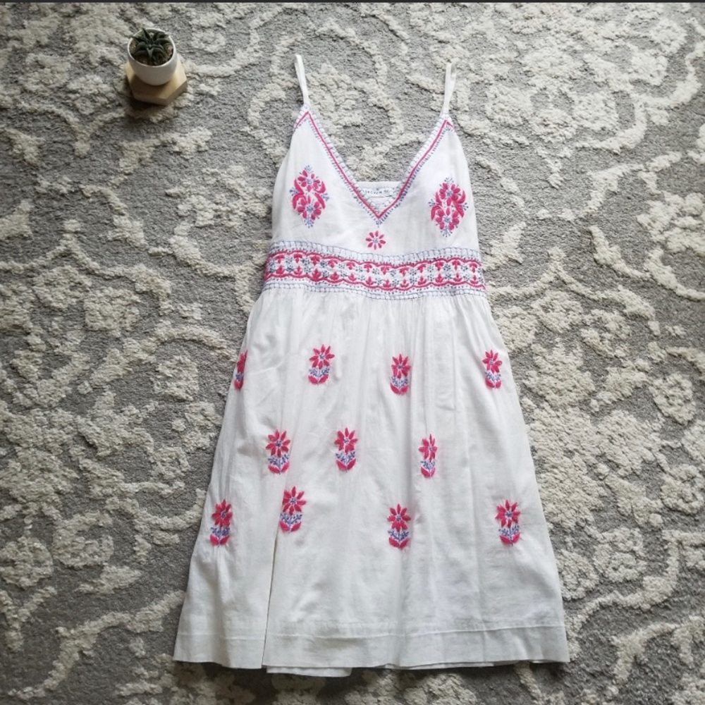 Gretchen Scott V Neck Embroidered Floral Dress s